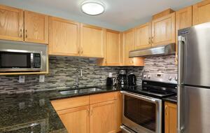 Woodrun Lodge 514 | Ski-In Ski-Out Condo w/ Pool, Hot Tub - Whistler, Canada