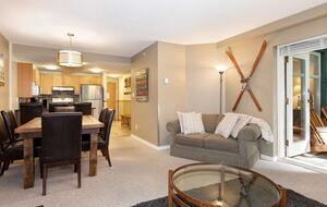 Woodrun Lodge 514 | Ski-In Ski-Out Condo w/ Pool, Hot Tub - Whistler, Canada