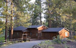 Aspen Meadow Lodge | Private Pickleball Court, Bonus Room, on 8.5 Acres - Sisters, Oregon