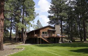 Aspen Meadow Lodge | Private Pickleball Court, Bonus Room, on 8.5 Acres - Sisters, Oregon
