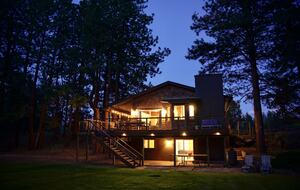 Aspen Meadow Lodge | Private Pickleball Court, Bonus Room, on 8.5 Acres - Sisters, Oregon
