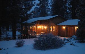Aspen Meadow Lodge | Private Pickleball Court, Bonus Room, on 8.5 Acres - Sisters, Oregon