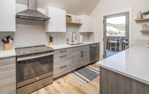 Remodeled Ski-in, Ski-out Chalet in Big Sky Mountain Village w/ Excellent Views - Big Sky, Montana