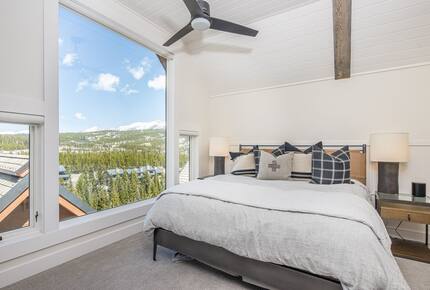 Remodeled Ski-in, Ski-out Chalet in Big Sky Mountain Village w/ Excellent Views - Big Sky, Montana