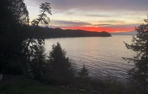 Stunning Studio Oceanfront Escape - Sooke, Canada