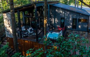 "Somethin 2 Talk About" | Cozy & Modern Cabin - Broken Bow, Oklahoma