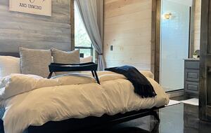 "Somethin 2 Talk About" | Cozy & Modern Cabin - Broken Bow, Oklahoma