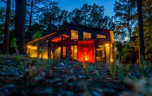 "Somethin 2 Talk About" | Cozy & Modern Cabin - Broken Bow, Oklahoma