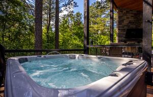 "Somethin 2 Talk About" | Cozy & Modern Cabin - Broken Bow, Oklahoma