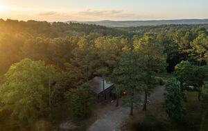 "Somethin 2 Talk About" | Cozy & Modern Cabin - Broken Bow, Oklahoma
