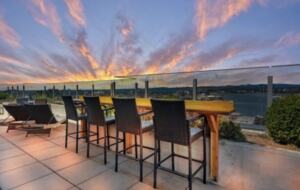 Luxury Condo with Stunning Vistas of the harbour, ocean and mountains - Victoria, Canada