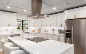 Luxe Downtown Scottsdale Oasis w/ Heated Pool - Scottsdale, Arizona