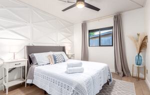 Luxe Downtown Scottsdale Oasis w/ Heated Pool - Scottsdale, Arizona