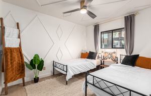 Luxe Downtown Scottsdale Oasis w/ Heated Pool - Scottsdale, Arizona