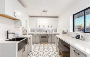 Luxe Downtown Scottsdale Oasis w/ Heated Pool - Scottsdale, Arizona