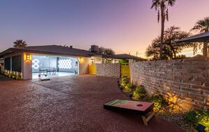 Luxe Downtown Scottsdale Oasis w/ Heated Pool - Scottsdale, Arizona