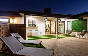 Luxe Downtown Scottsdale Oasis w/ Heated Pool - Scottsdale, Arizona