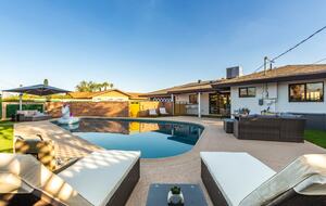 Luxe Downtown Scottsdale Oasis w/ Heated Pool - Scottsdale, Arizona