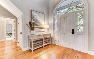 Bell Cottage on Lagoon - Savannah, Georgia