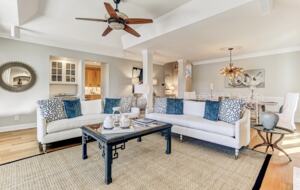 Bell Cottage on Lagoon - Savannah, Georgia