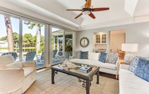 Bell Cottage on Lagoon - Savannah, Georgia