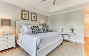 Bell Cottage on Lagoon - Savannah, Georgia