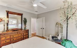 Bell Cottage on Lagoon - Savannah, Georgia