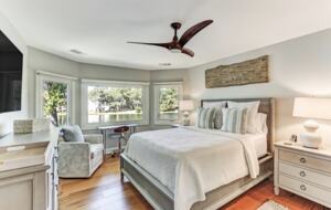 Bell Cottage on Lagoon - Savannah, Georgia