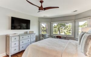 Bell Cottage on Lagoon - Savannah, Georgia