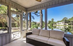 Bell Cottage on Lagoon - Savannah, Georgia