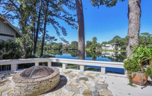 Bell Cottage on Lagoon - Savannah, Georgia