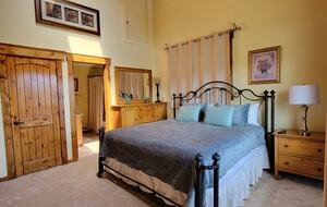 Master Bedroom 1 - King Bed