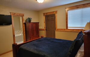 Master Bedroom 3 - Jack/Jill Bathroom