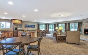 Luxury Mountain Home Just Minutes to the Ski Lifts and Tahoe Beaches! Max 10 guests - Stateline, Nevada