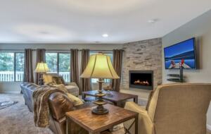 Luxury Mountain Home Just Minutes to the Ski Lifts and Tahoe Beaches! Max 10 guests - Stateline, Nevada