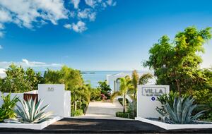 Villa Blue Vista Beachfront Villa - Providenciales, Turks and Caicos Islands