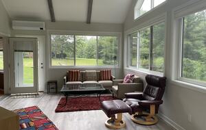 Contemporary Berkshires Retreat - Stockbridge, Massachusetts