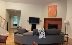 Contemporary Berkshires Retreat - Stockbridge, Massachusetts