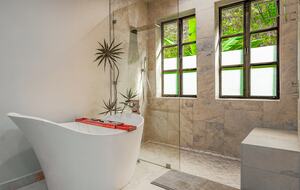 Luxury Oceanfront Balinese Oasis - Nīnole, Hawaii