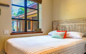 Luxury Oceanfront Balinese Oasis - Nīnole, Hawaii