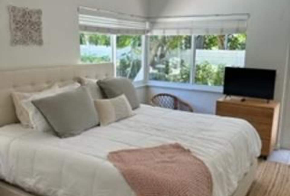 Warm West Palm Oasis with Heated Pool just off Intercoastal - West Palm Beach, Florida