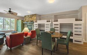 Lake Front Villa in a Country Club Setting | 12 miles from Clemson University - Salem, South Carolina