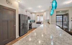 Lake Front Villa in a Country Club Setting | 12 miles from Clemson University - Salem, South Carolina