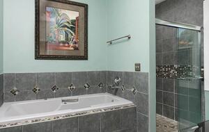 Lake Front Villa in a Country Club Setting | 12 miles from Clemson University - Salem, South Carolina