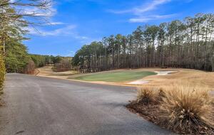 Lake Front Villa in a Country Club Setting | 12 miles from Clemson University - Salem, South Carolina