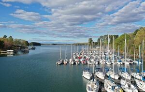 Lake Front Villa in a Country Club Setting | 12 miles from Clemson University - Salem, South Carolina