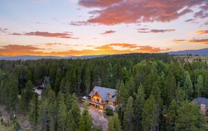 Winter Park Luxury Log Home | Hot Tub | Arcade |Amazing Views - Fraser, Colorado