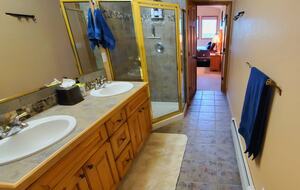 Primary suite 5-piece bath