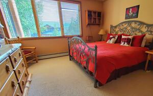 King suite, lower level