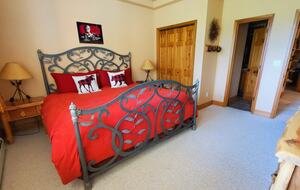 King suite, lower level